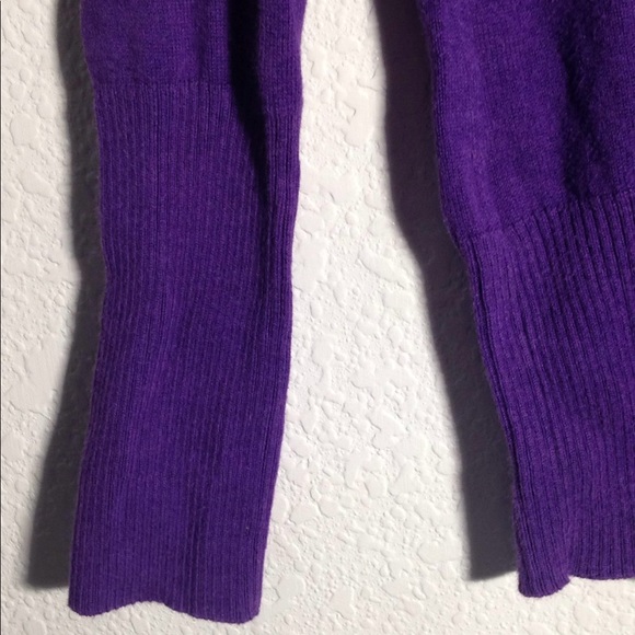 FINAL MARKDOWN Juniors' So V-Neck Long Sleeve Sweater medium - Picture 4 of 5